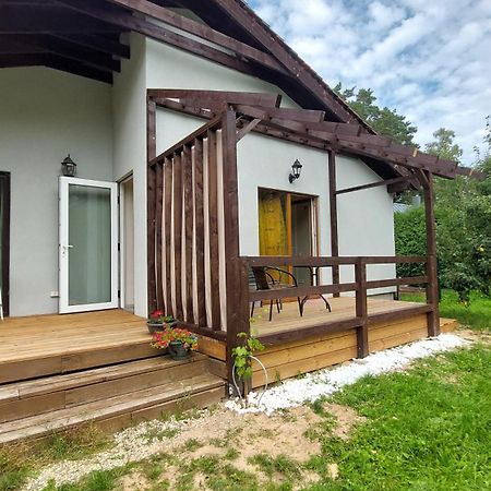 Apartamenti Ar Verandu Diviem Cilvekiem 普里恩斯慕斯 外观 照片