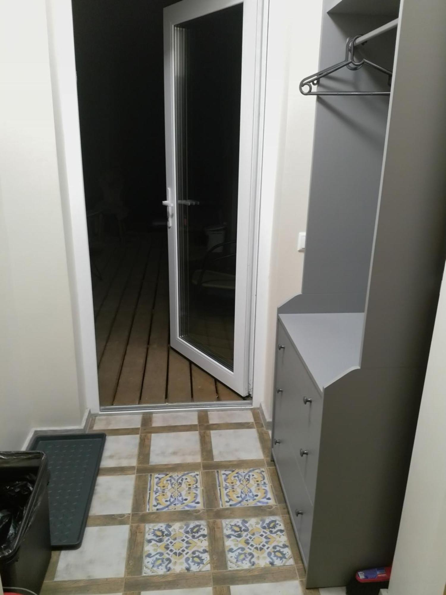 Apartamenti Ar Verandu Diviem Cilvekiem 普里恩斯慕斯 外观 照片