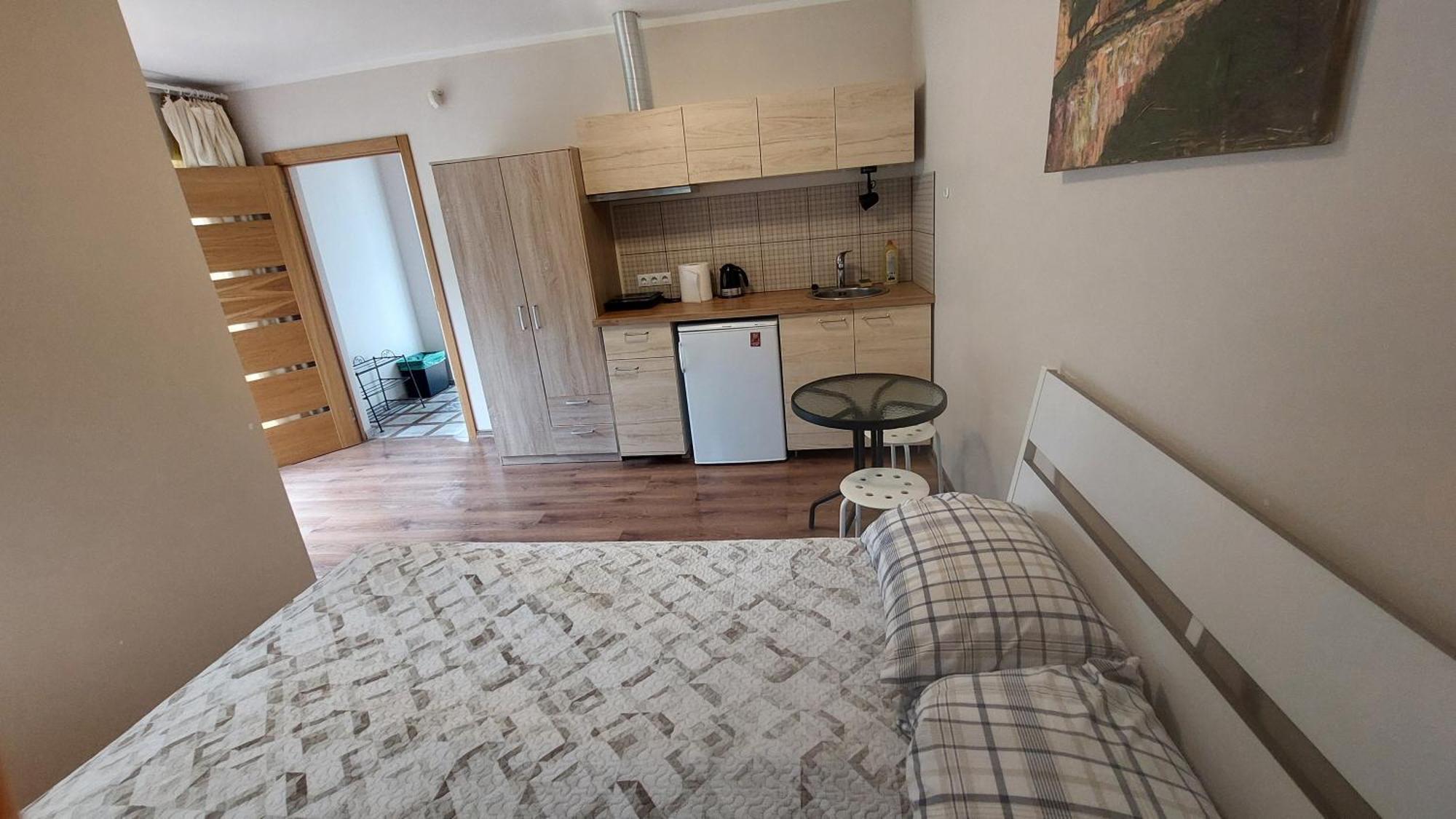 Apartamenti Ar Verandu Diviem Cilvekiem 普里恩斯慕斯 外观 照片